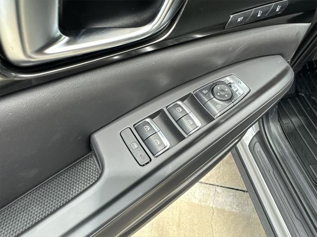 new 2025 Kia Carnival car, priced at $46,330