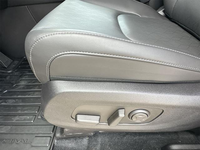new 2025 Kia Carnival car, priced at $46,330