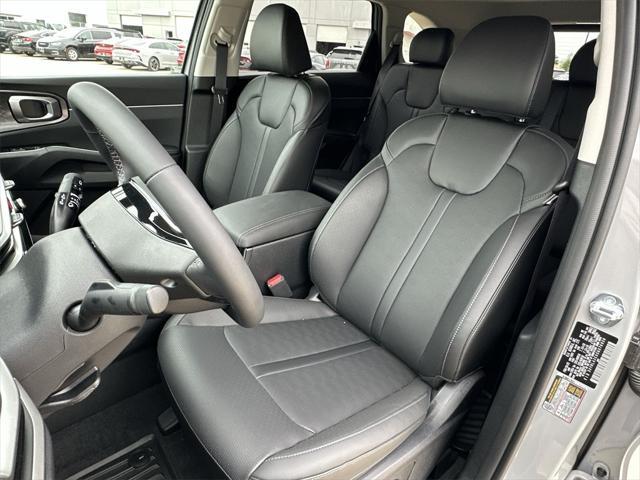 new 2025 Kia Sorento car, priced at $34,638