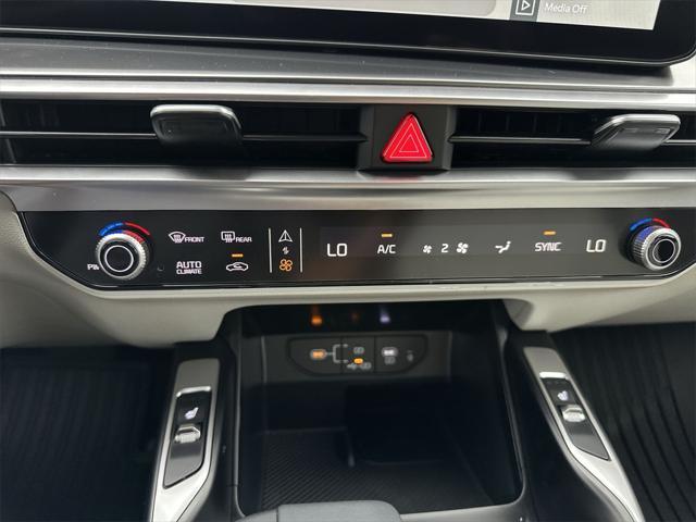 new 2025 Kia Sorento car, priced at $34,994