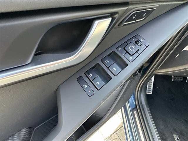 new 2025 Kia Niro EV car, priced at $37,625