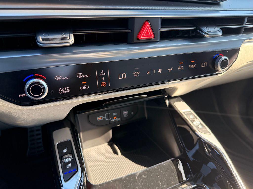 new 2026 Kia Sorento Plug-In Hybrid car, priced at $51,424