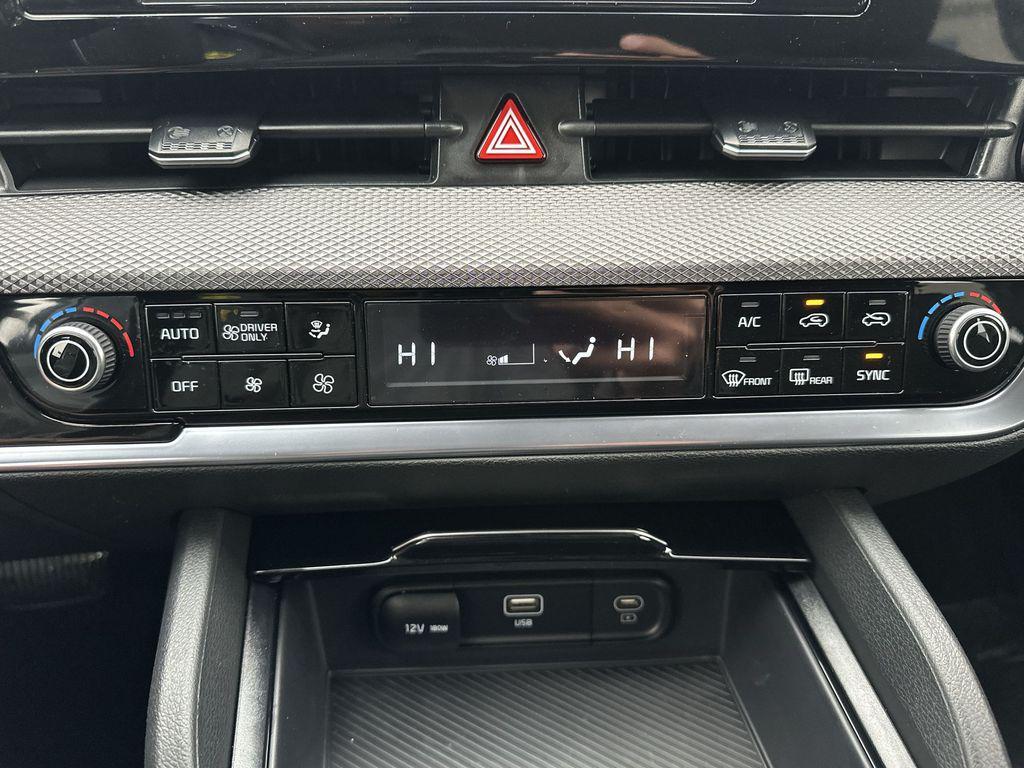 new 2025 Kia Sportage Hybrid car, priced at $27,035