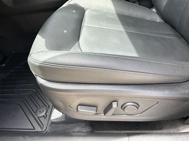 used 2025 Kia Sorento car, priced at $37,303