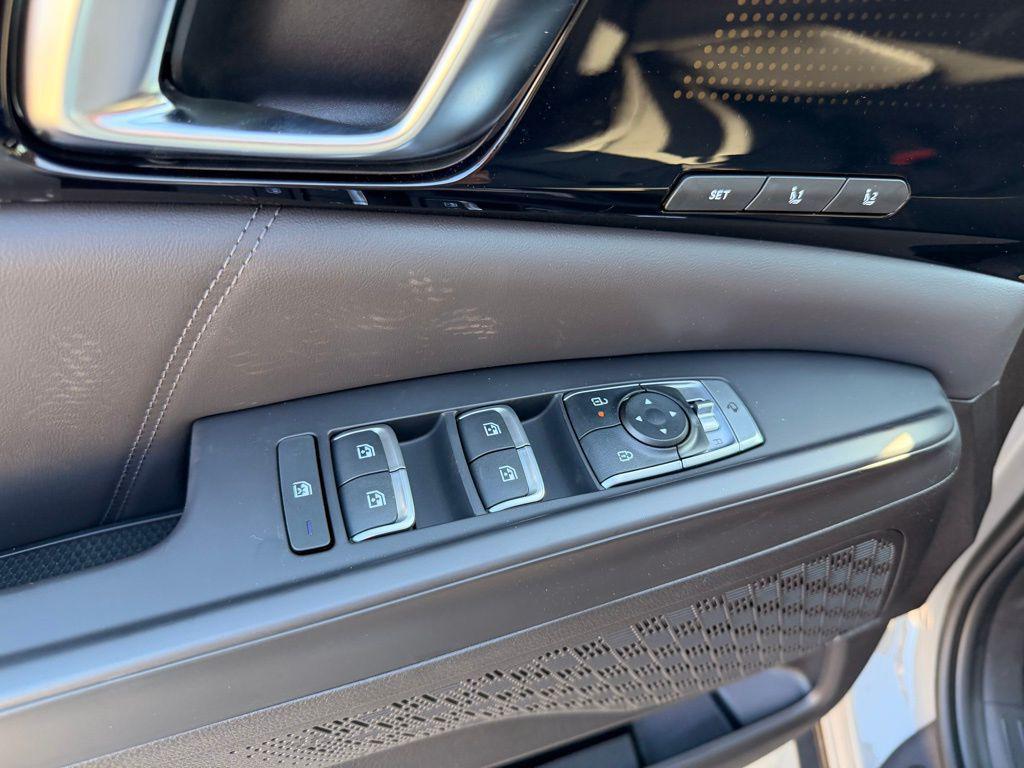 new 2026 Kia Carnival Hybrid car, priced at $53,757