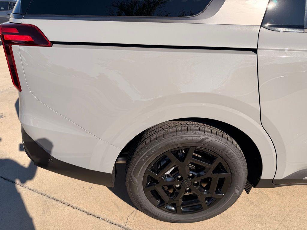 new 2026 Kia Carnival Hybrid car, priced at $53,757