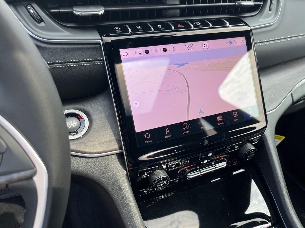 new 2025 Jeep Grand Cherokee car, priced at $48,950