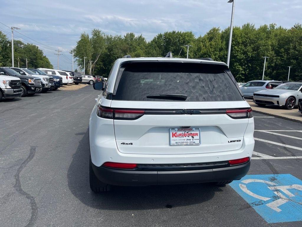 new 2025 Jeep Grand Cherokee car, priced at $48,950