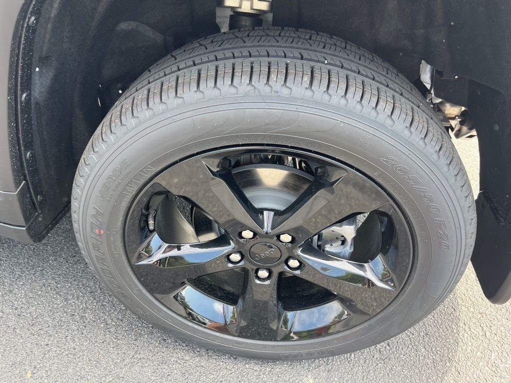 new 2025 Jeep Grand Cherokee car, priced at $48,950