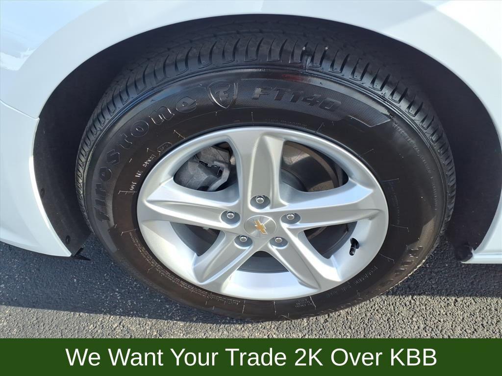 used 2024 Chevrolet Malibu car, priced at $20,959