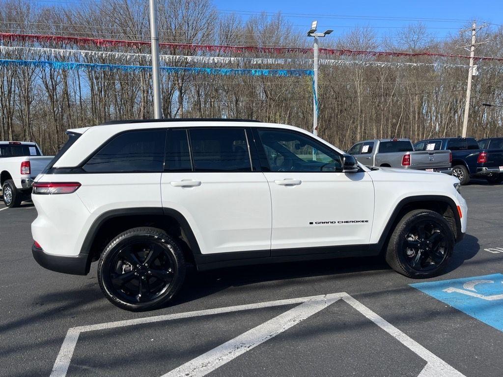 used 2024 Jeep Grand Cherokee car, priced at $37,800
