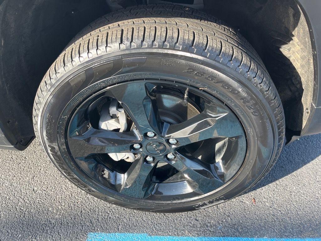 used 2024 Jeep Grand Cherokee car, priced at $37,800