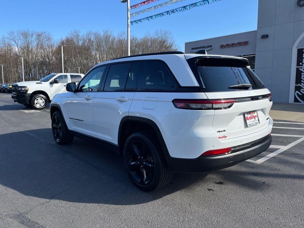 used 2024 Jeep Grand Cherokee car, priced at $37,800