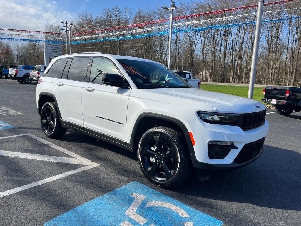 used 2024 Jeep Grand Cherokee car, priced at $37,800