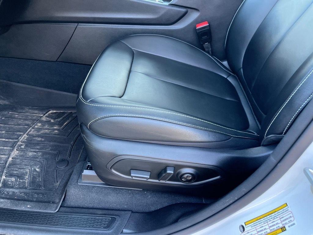 used 2024 Jeep Grand Cherokee car, priced at $37,800