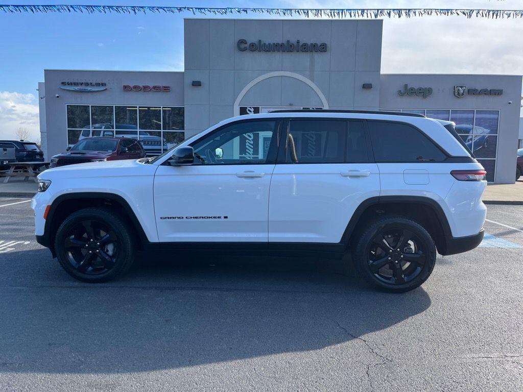 used 2024 Jeep Grand Cherokee car, priced at $37,800