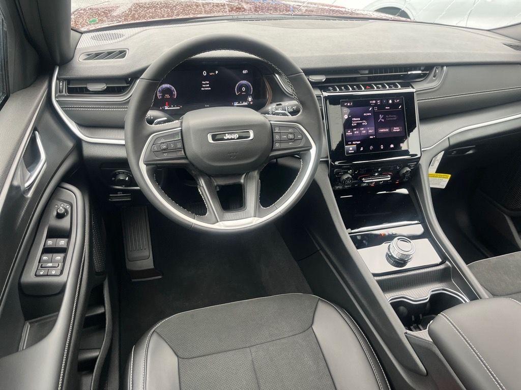 new 2025 Jeep Grand Cherokee car, priced at $43,422