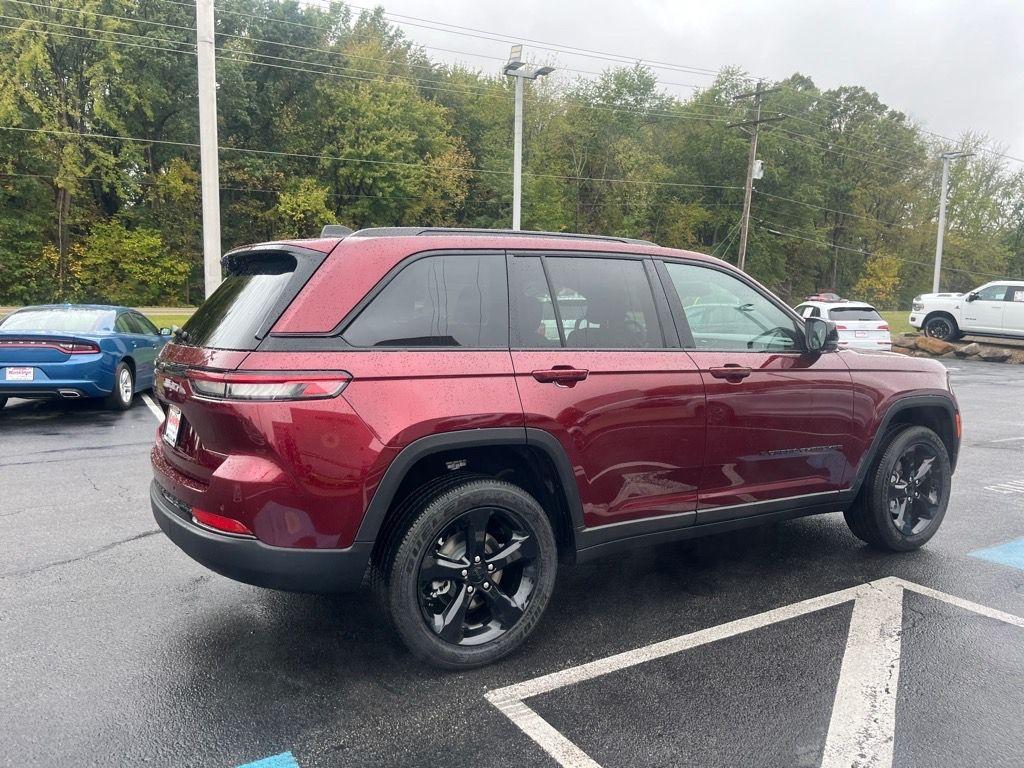 new 2025 Jeep Grand Cherokee car, priced at $43,422