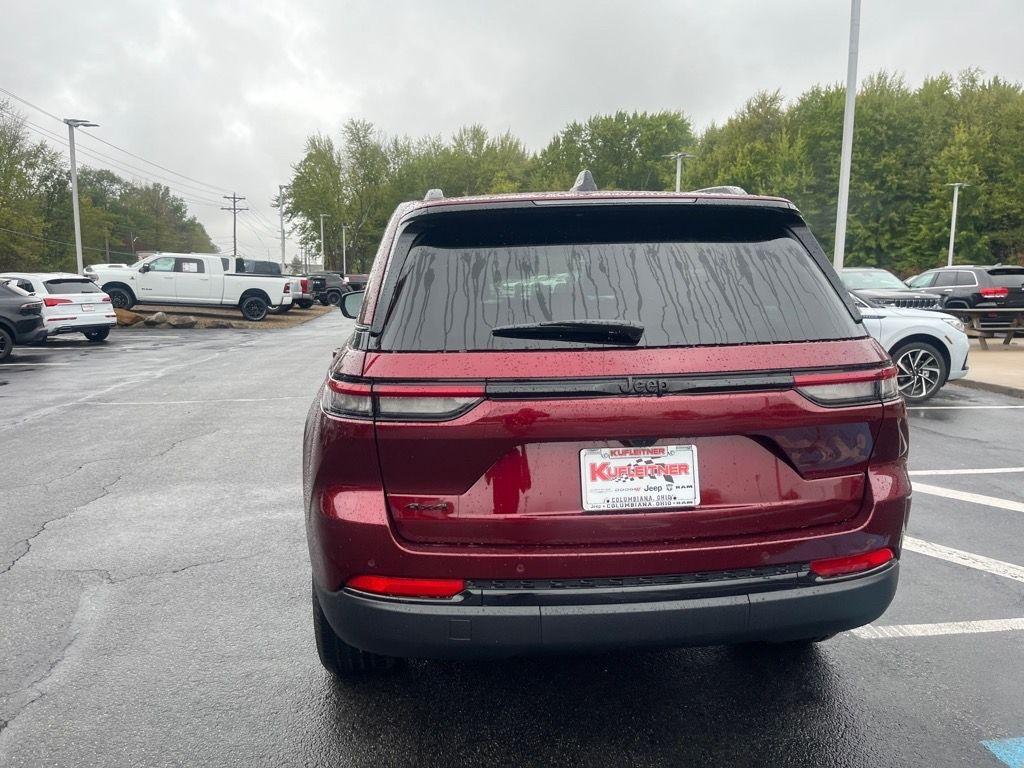 new 2025 Jeep Grand Cherokee car, priced at $43,422