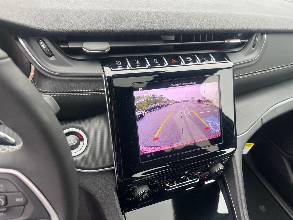 new 2025 Jeep Grand Cherokee car, priced at $43,422