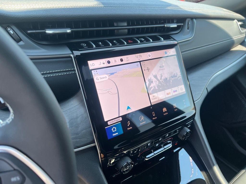 new 2025 Jeep Grand Cherokee car, priced at $47,900