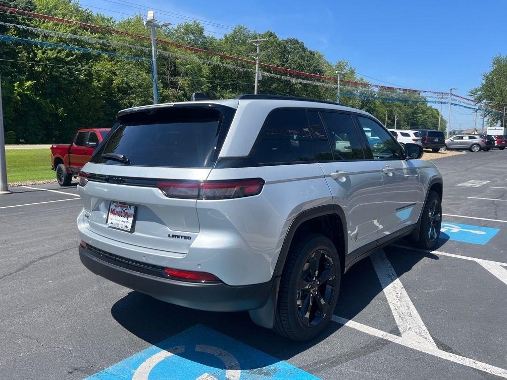 new 2025 Jeep Grand Cherokee car, priced at $47,900