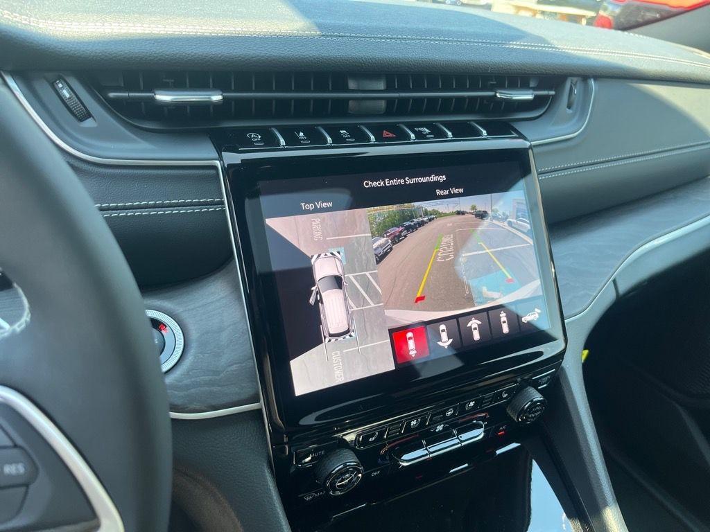 new 2025 Jeep Grand Cherokee car, priced at $47,900