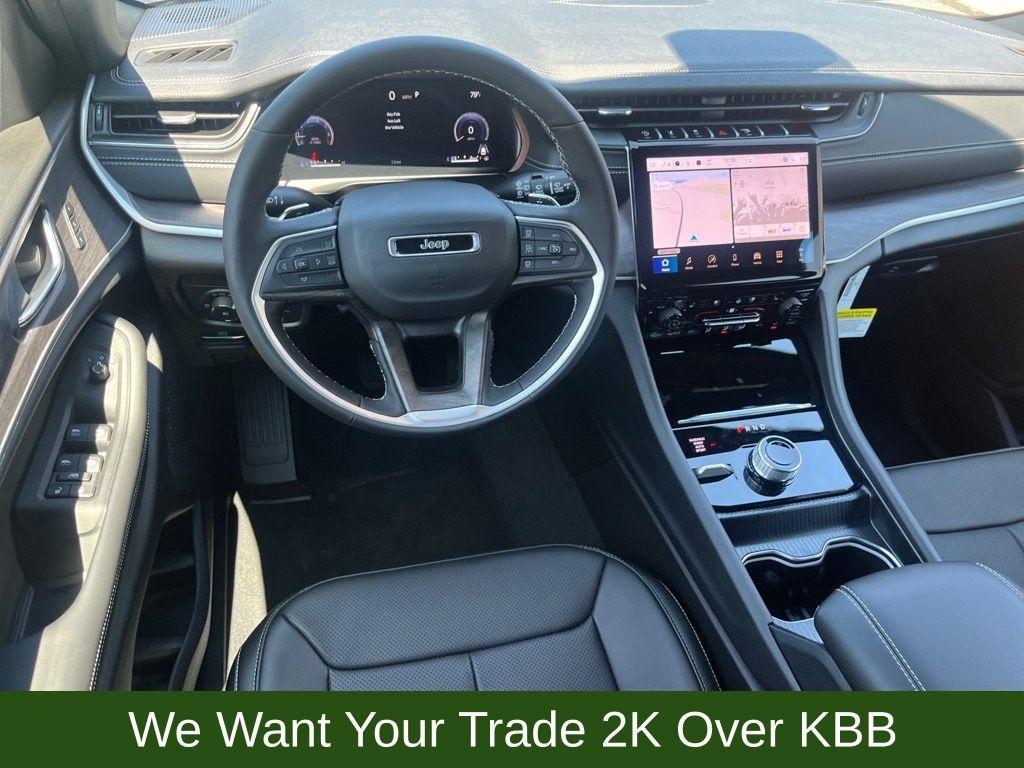 new 2025 Jeep Grand Cherokee car, priced at $45,400