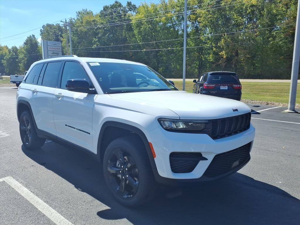 new 2025 Jeep Grand Cherokee car, priced at $42,904