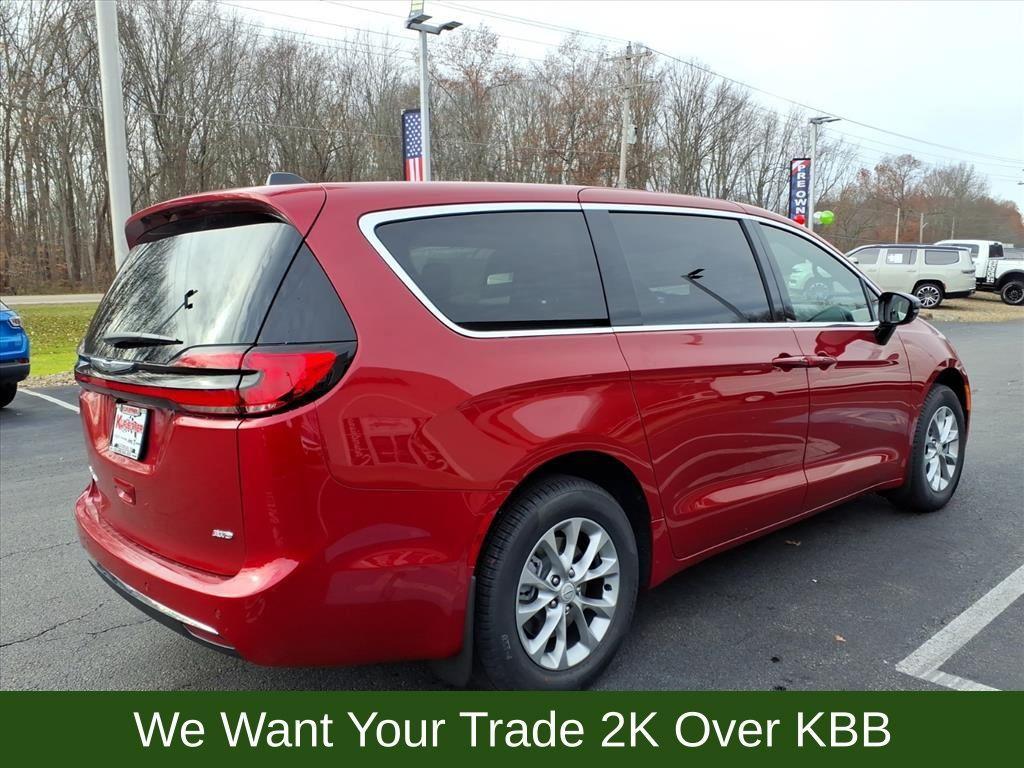 new 2026 Chrysler Pacifica car, priced at $44,844