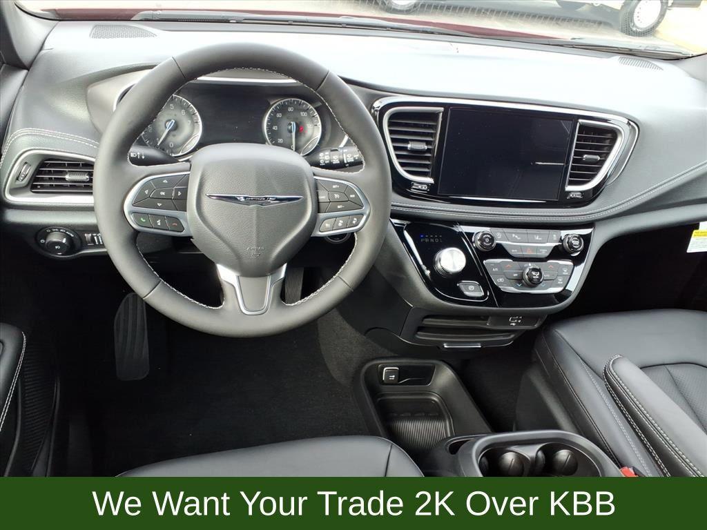 new 2026 Chrysler Pacifica car, priced at $44,844