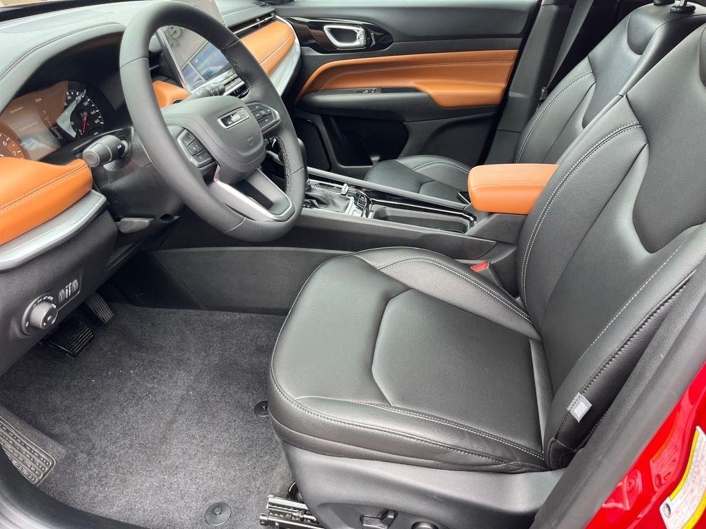 new 2025 Jeep Compass car, priced at $29,900