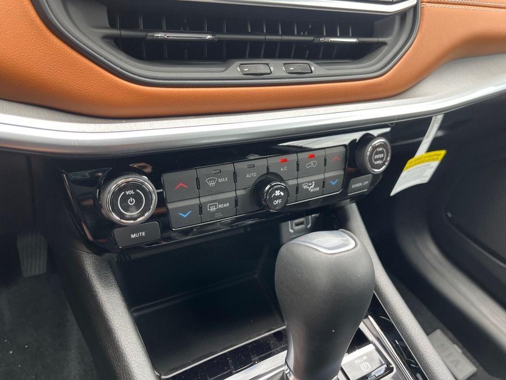 new 2025 Jeep Compass car, priced at $29,900