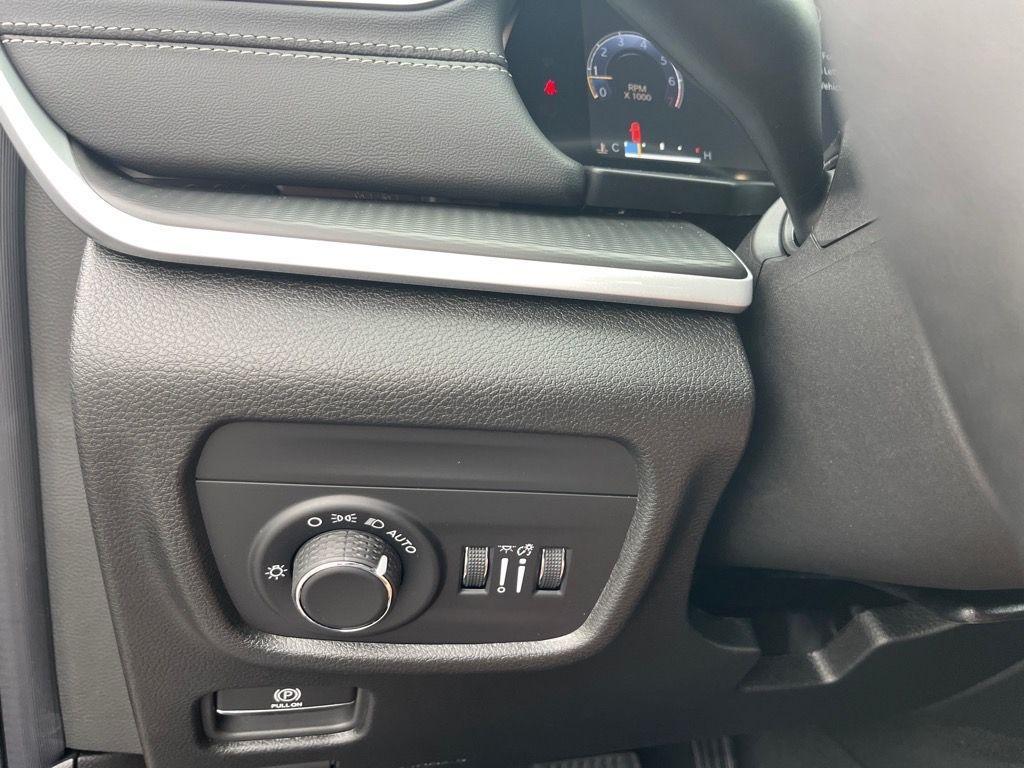 new 2025 Jeep Grand Cherokee L car, priced at $45,072