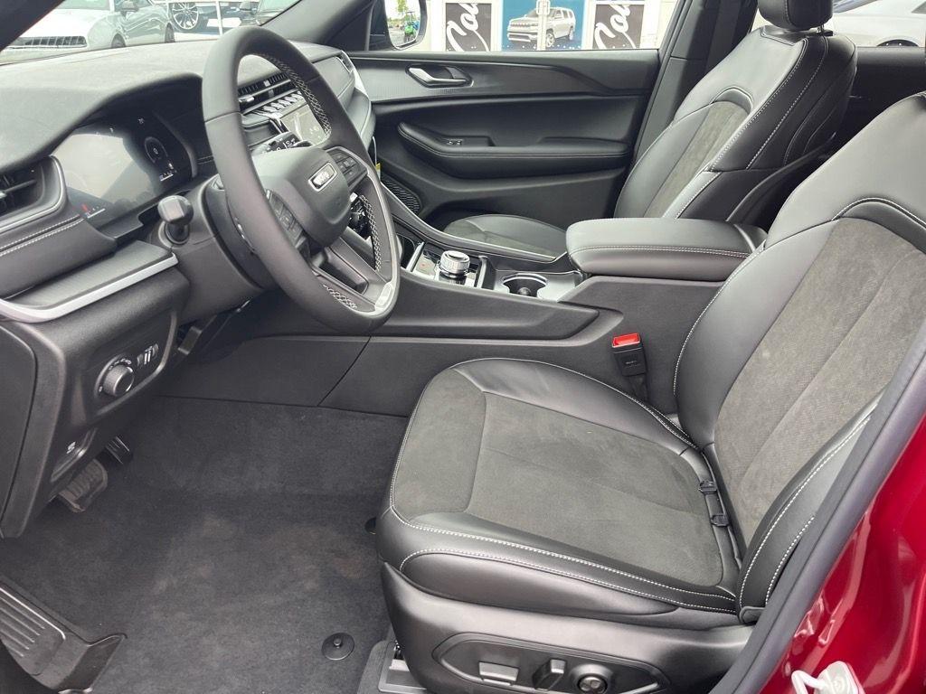 new 2025 Jeep Grand Cherokee L car, priced at $45,072