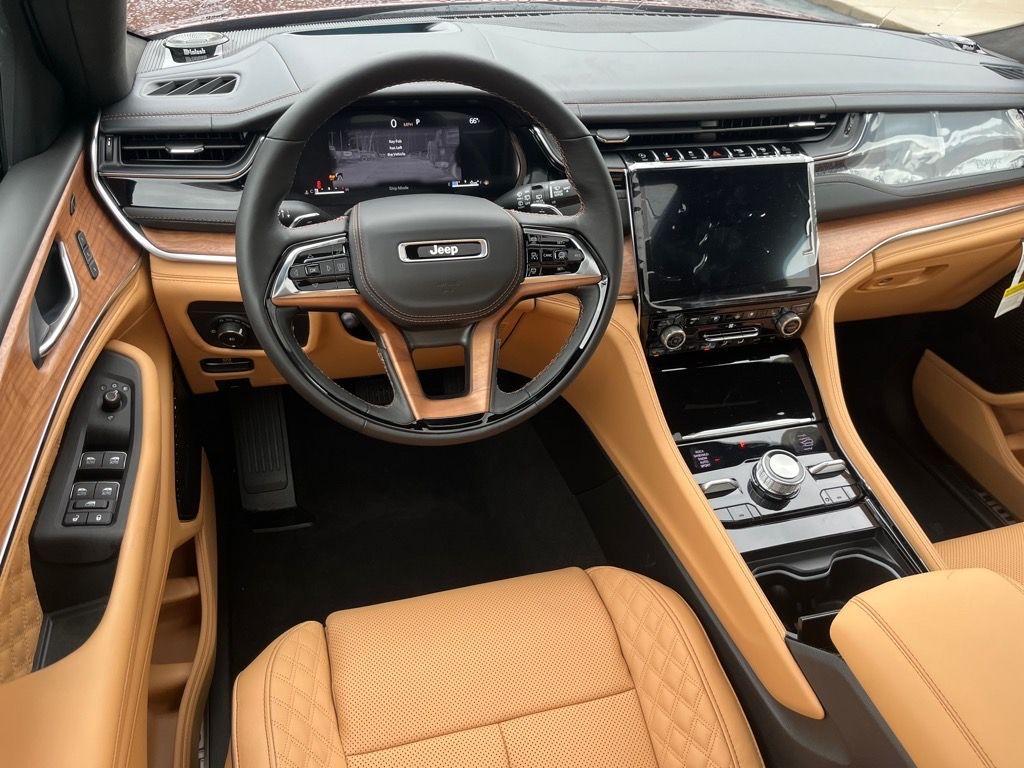 new 2025 Jeep Grand Cherokee L car, priced at $65,777
