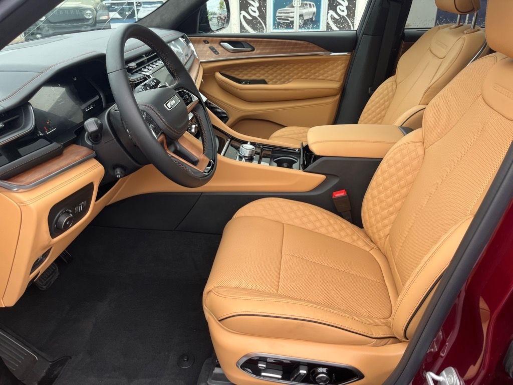 new 2025 Jeep Grand Cherokee L car, priced at $65,777