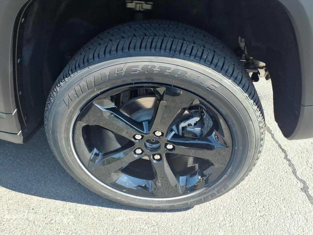 new 2025 Jeep Grand Cherokee car, priced at $43,422