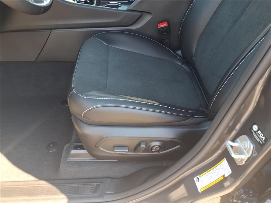 new 2025 Jeep Grand Cherokee car, priced at $43,422