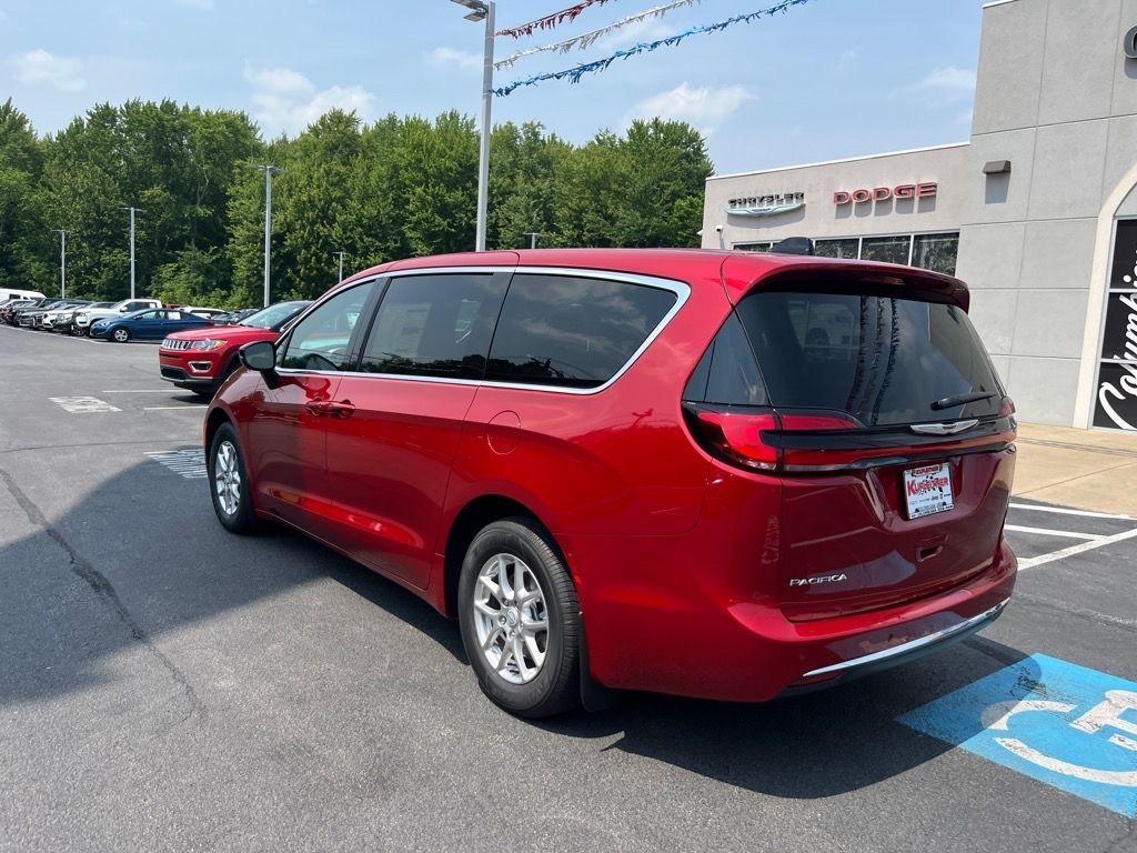 new 2025 Chrysler Pacifica car, priced at $38,400