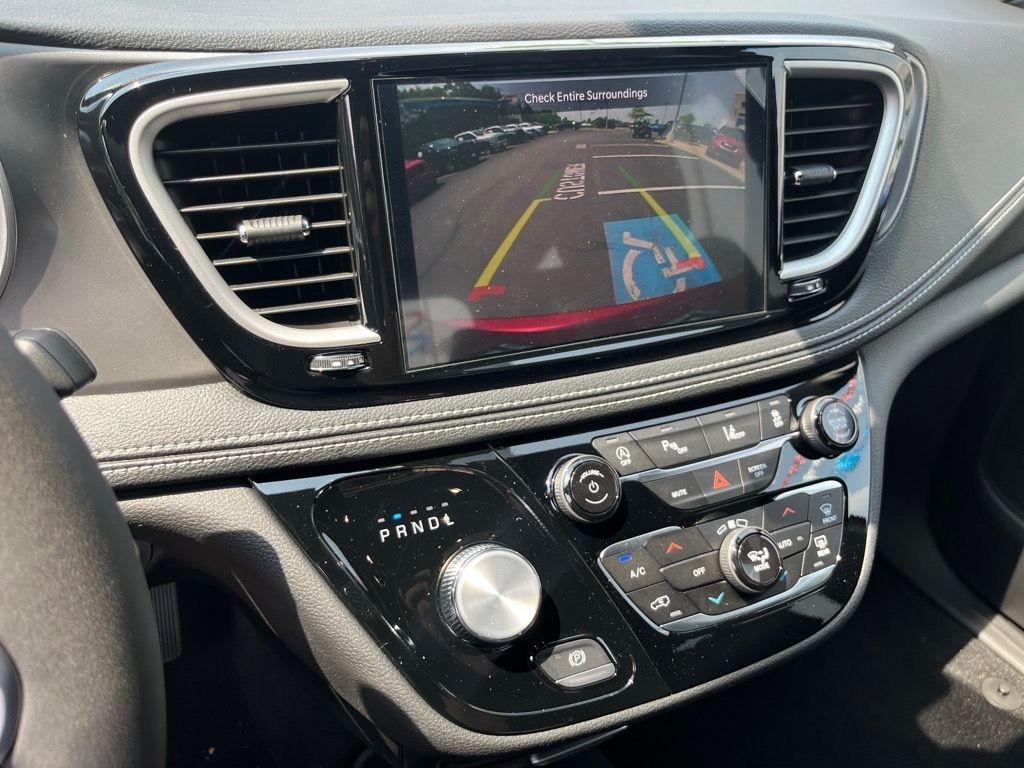 new 2025 Chrysler Pacifica car, priced at $38,400