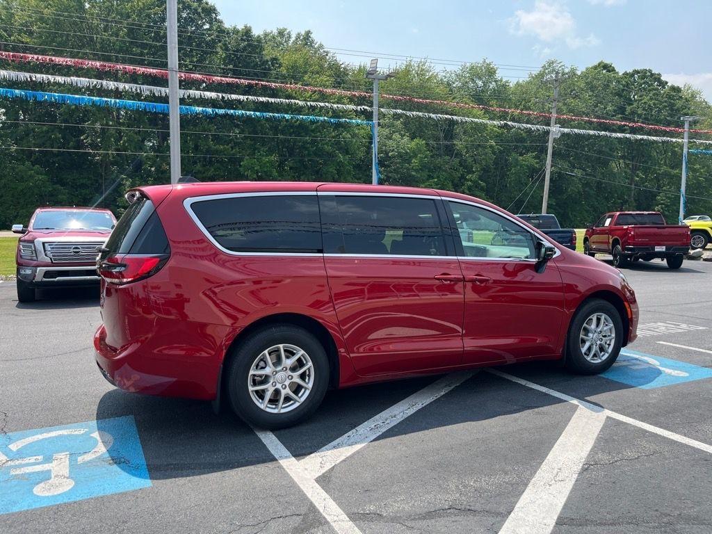 new 2025 Chrysler Pacifica car, priced at $38,400
