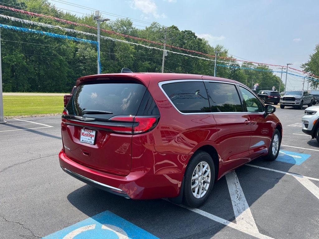 new 2025 Chrysler Pacifica car, priced at $38,400