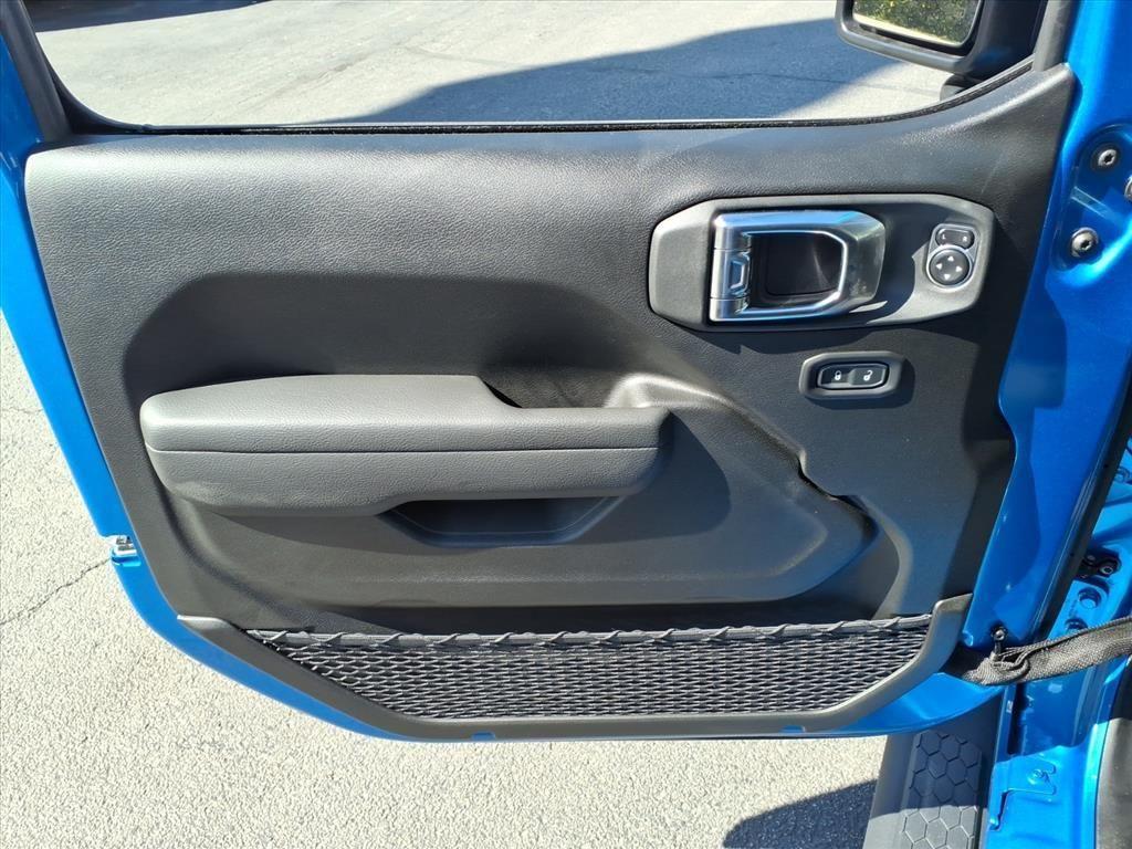 new 2025 Jeep Wrangler car, priced at $46,779