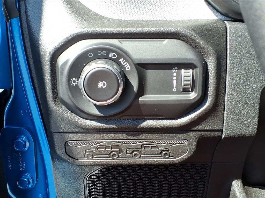 new 2025 Jeep Wrangler car, priced at $46,779