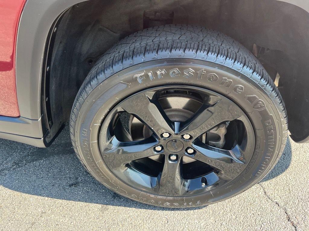 used 2022 Jeep Grand Cherokee L car, priced at $25,900