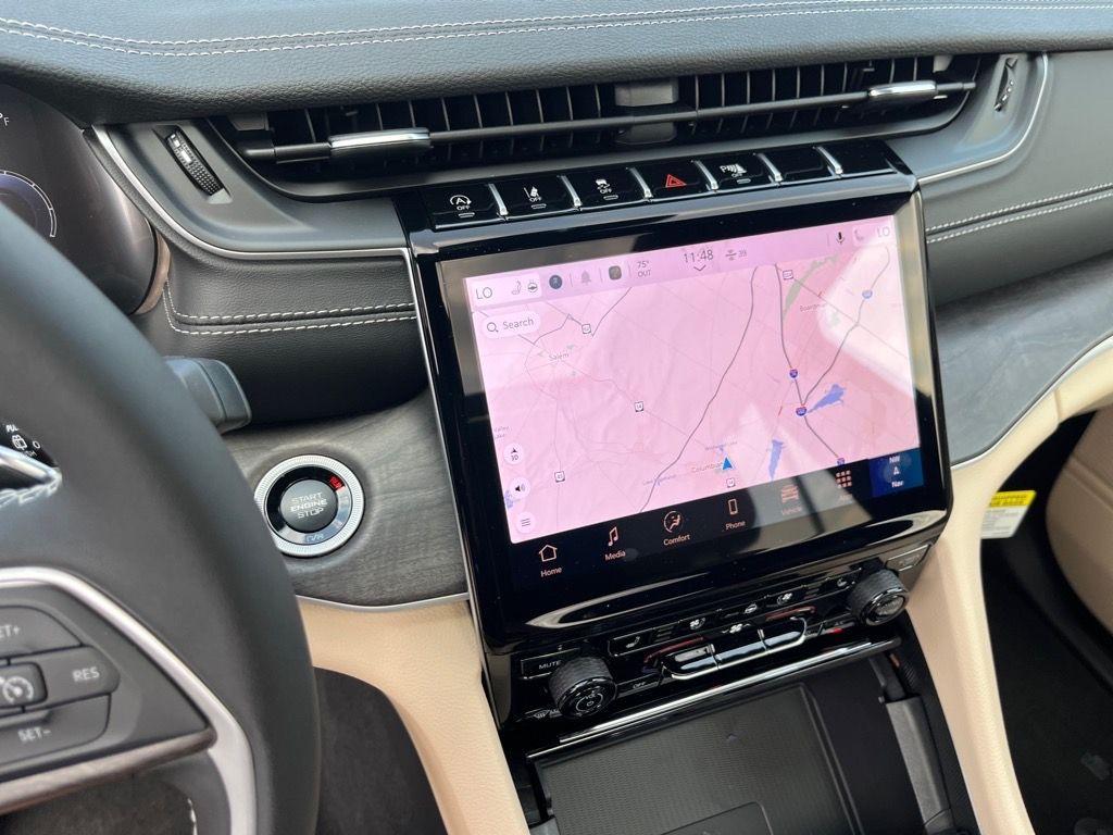 new 2025 Jeep Grand Cherokee car, priced at $50,514