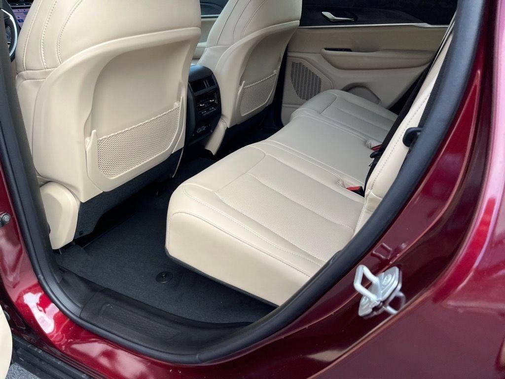 new 2025 Jeep Grand Cherokee car, priced at $50,514