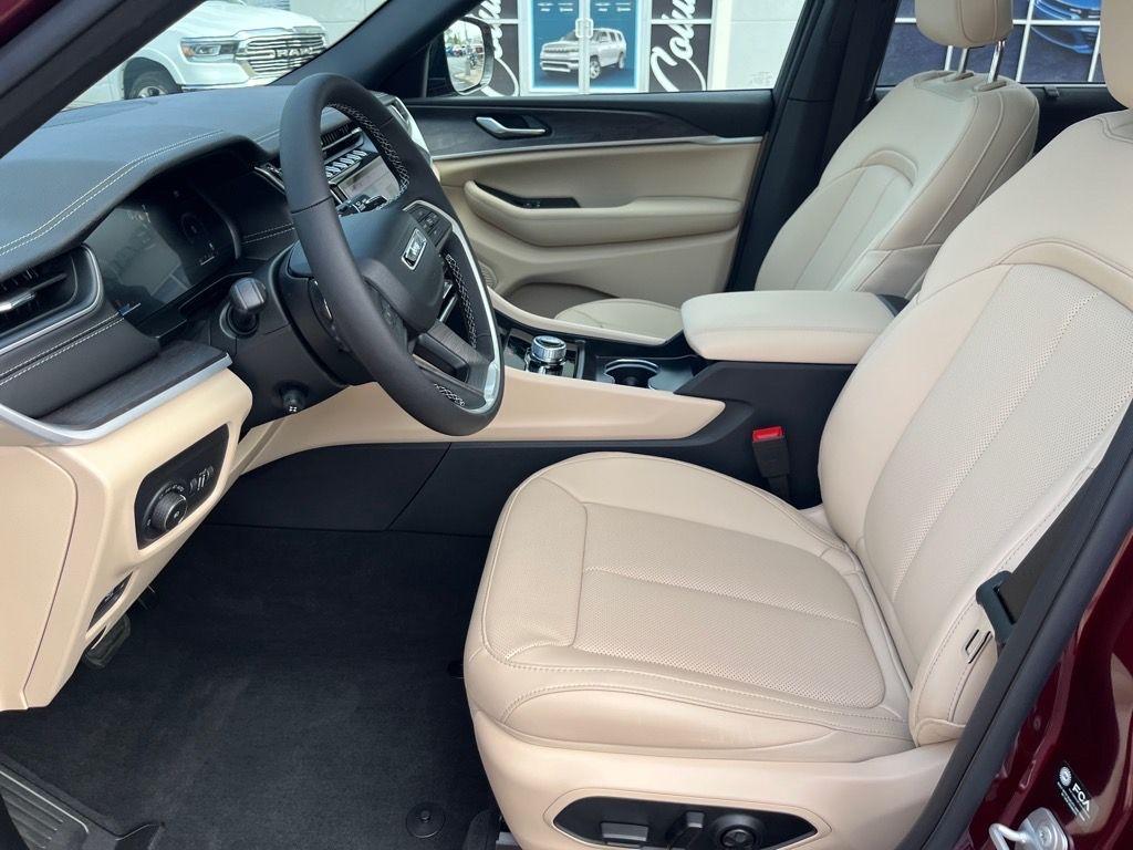 new 2025 Jeep Grand Cherokee car, priced at $50,514