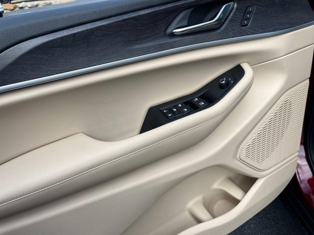 new 2025 Jeep Grand Cherokee car, priced at $50,514